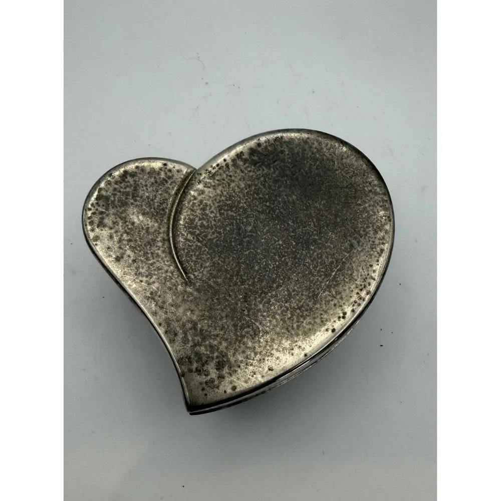 Vintage Heart Trinket Box Silver Tone Metal‎ Jewelry Keepsake Patina